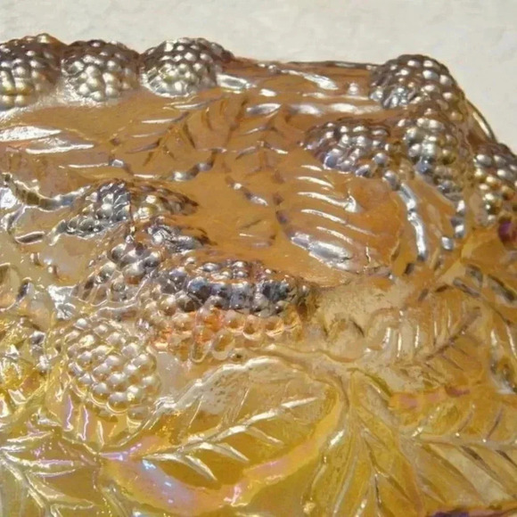 Vintage Carnival Glass Loganberry & Leave in Amber - Picture 8 of 9